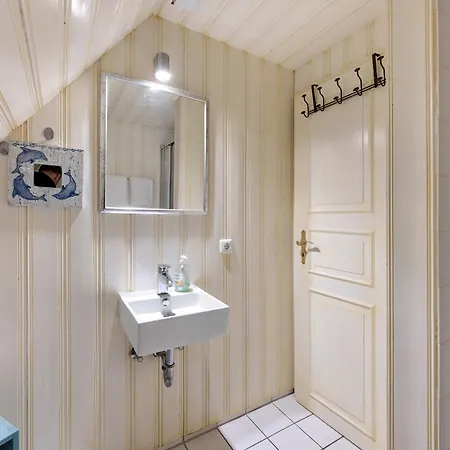 Deichhaus Bullerbue Holiday home Dagebuell